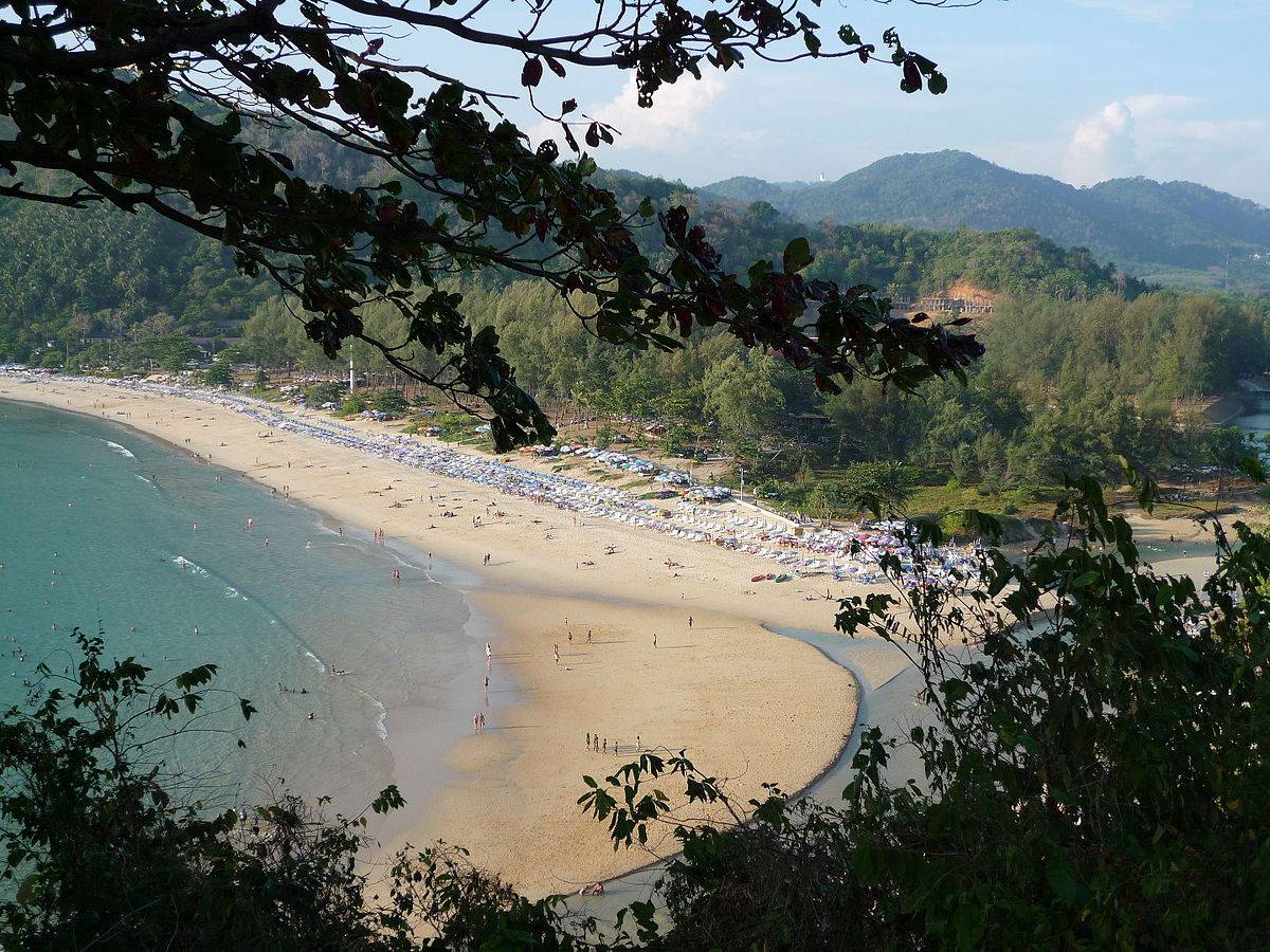 Nai harn beach