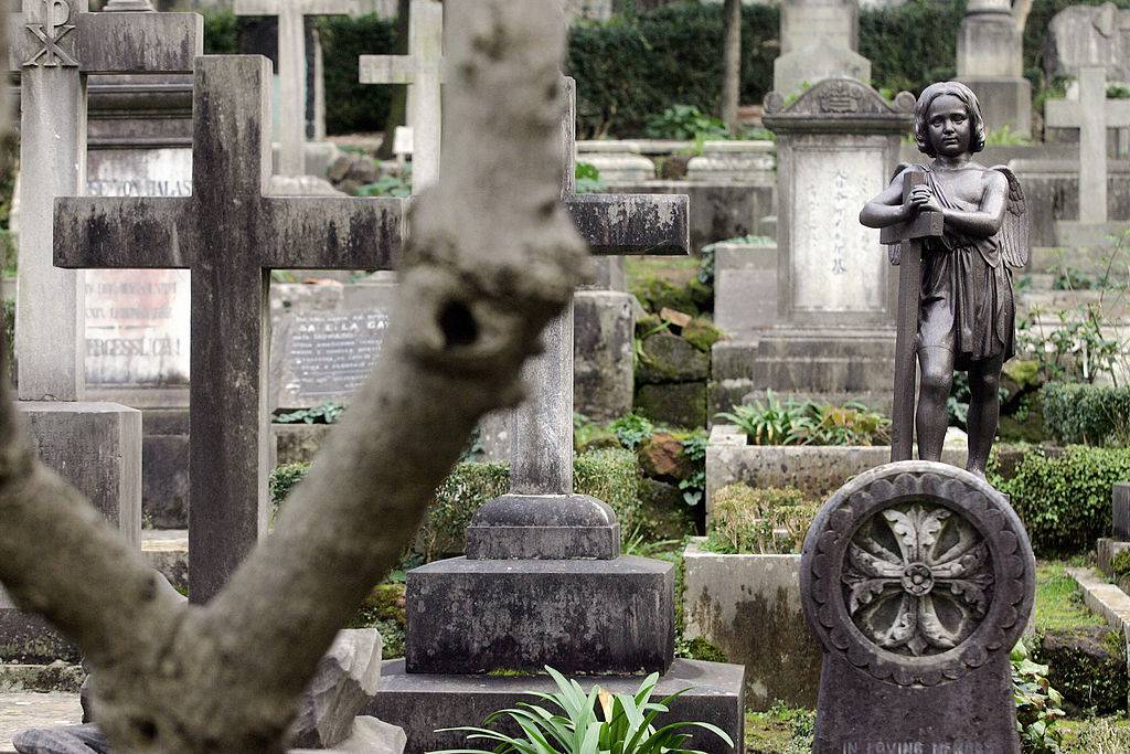 Cimitero Inglesi Roma, Andrea Camilleri