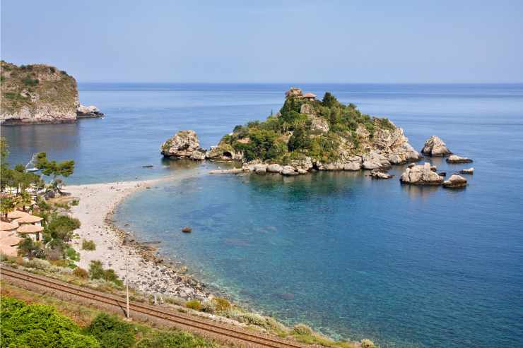 Isola Bella di Taormina tra le spiagge più suggestive