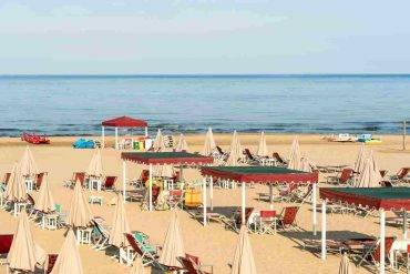 La spiaggia di Marina di Pietrasanta è perfetta per fare vacanze con bambini in Versilia