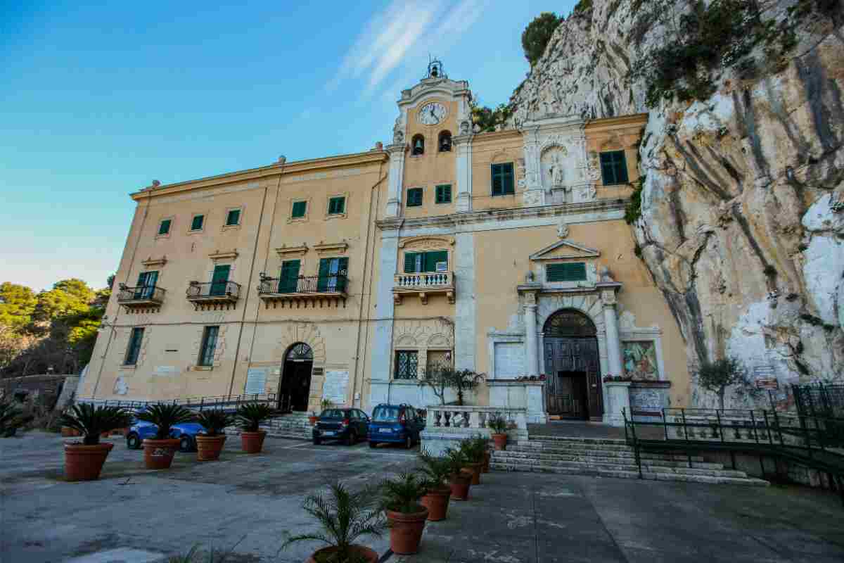 La facciata del Santuario di Santa Rosalia a Palermo 