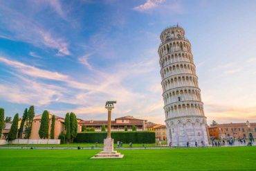 Torre di Pisa al tramonto