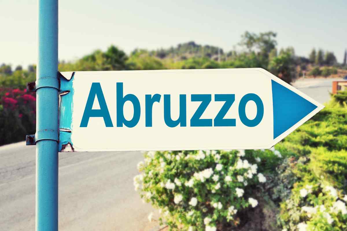 segnale che indica l'Abruzzo