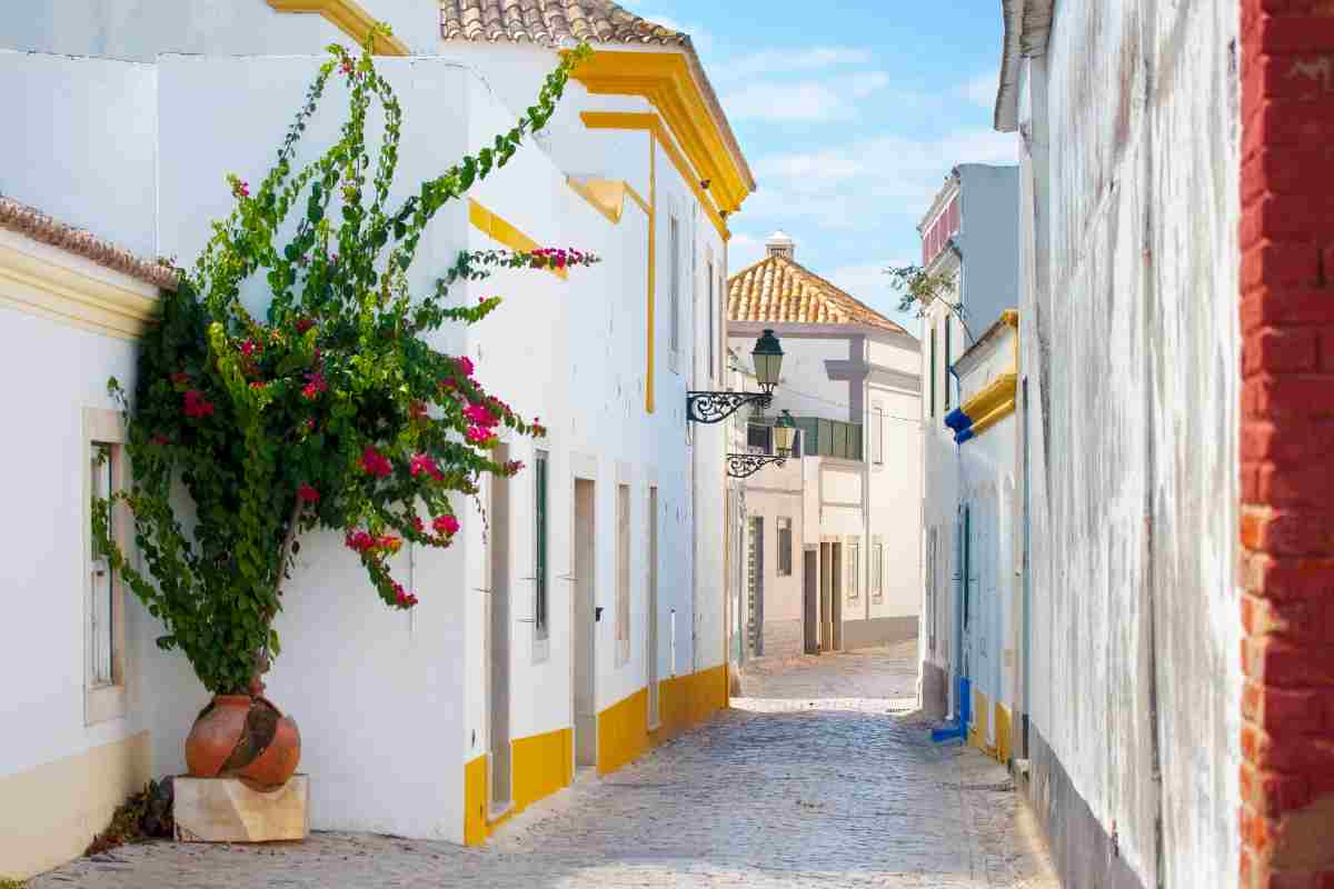 strada di Faro, Portogallo