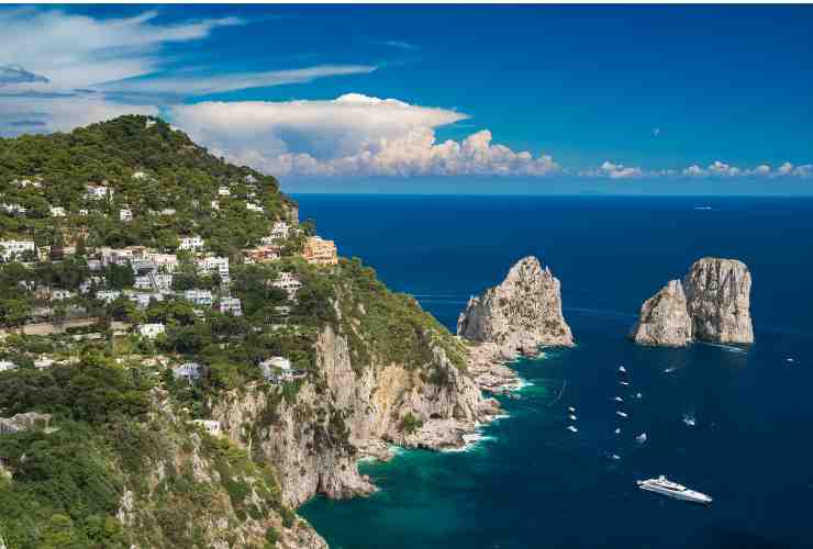 capri spiaggia dei Faraglioni