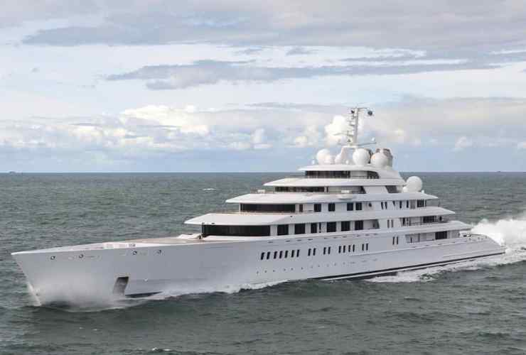 Yacht di lusso Azzam