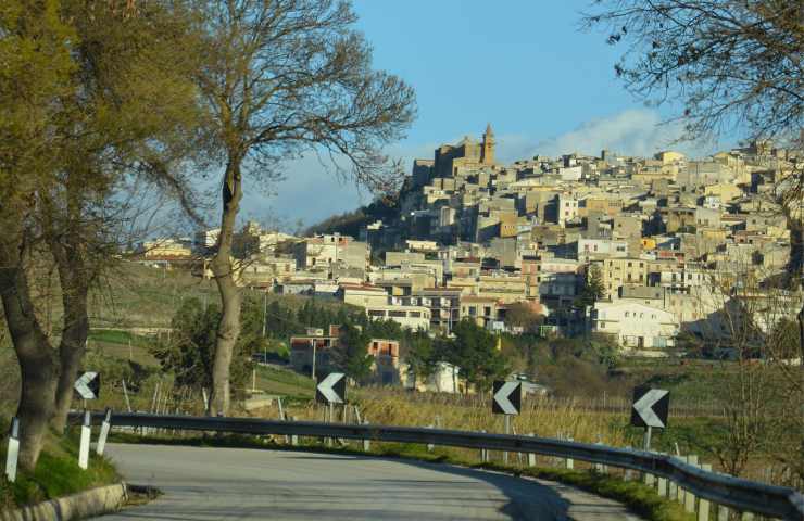 Case in vendita a 3 euro in Sicilia per ripopolare un bellissimo borgo