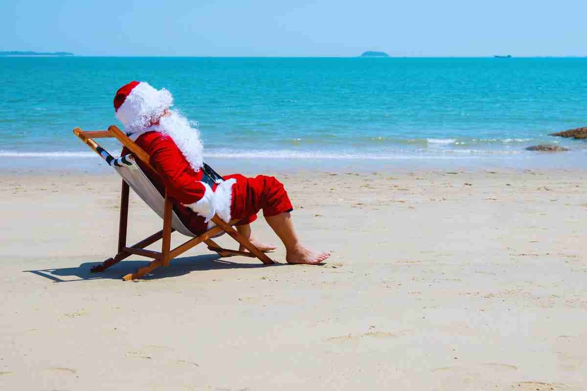 babbo natale in spiaggia 