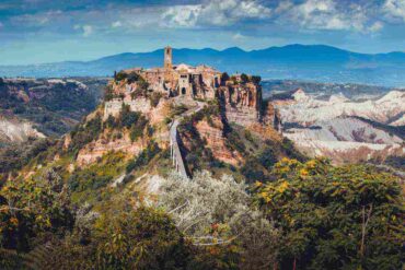 città nella roccia in italia