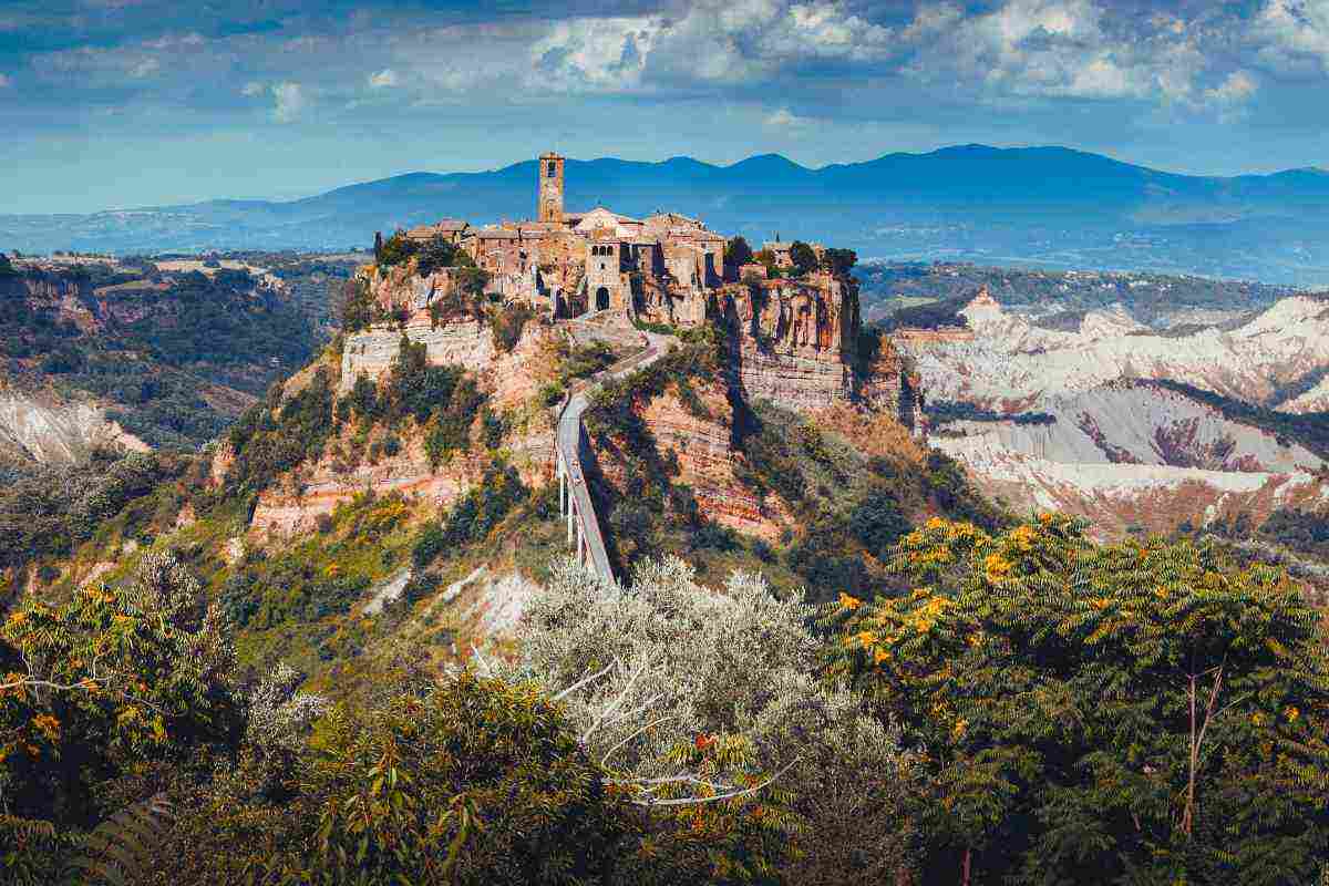 città nella roccia in italia 