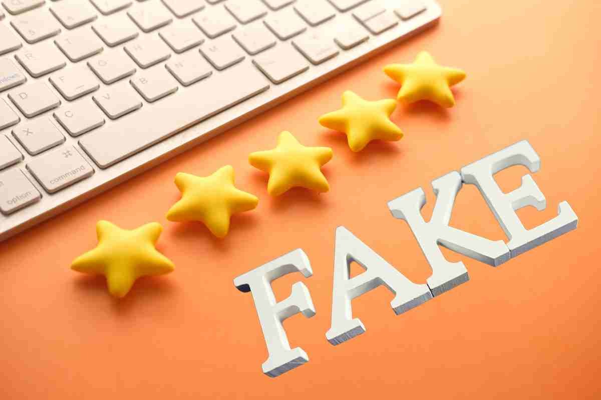 Stop alle recensioni false: cosa prevede il decreto del Mimit