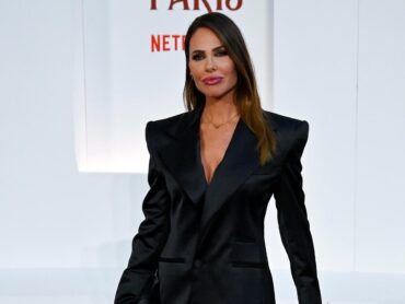 ilary blasi alla presentazione di Emily in Paris